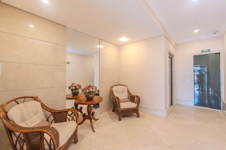 Apartamento à venda com 209m², 5 quartos e 4 vagas Apartamento à venda com 209m², 5 quartos e 4 vagasHall de entrada