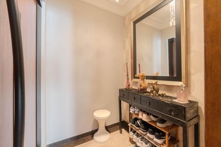 Apartamento à venda com 209m², 5 quartos e 4 vagas Apartamento à venda com 209m², 5 quartos e 4 vagasHall do elevador