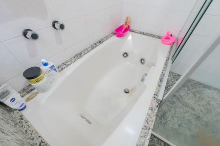 Apartamento à venda com 209m², 5 quartos e 4 vagas Apartamento à venda com 209m², 5 quartos e 4 vagasBanheiro da Suíte 4