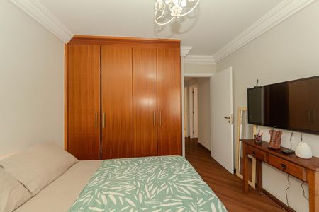 Apartamento à venda com 209m², 5 quartos e 4 vagas Apartamento à venda com 209m², 5 quartos e 4 vagasSuíte 2