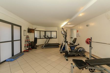 Apartamento à venda com 209m², 5 quartos e 4 vagas Apartamento à venda com 209m², 5 quartos e 4 vagasÁrea comum - Academia