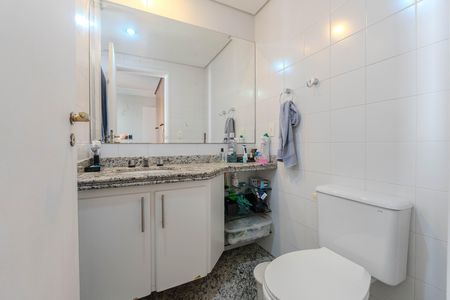 Apartamento à venda com 209m², 5 quartos e 4 vagas Apartamento à venda com 209m², 5 quartos e 4 vagasBanheiro da Suíte 1