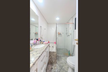Apartamento à venda com 209m², 5 quartos e 4 vagas Apartamento à venda com 209m², 5 quartos e 4 vagasBanheiro da Suíte 4