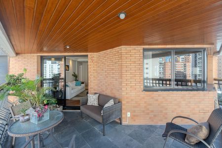 Apartamento à venda com 209m², 5 quartos e 4 vagas Apartamento à venda com 209m², 5 quartos e 4 vagasSacada