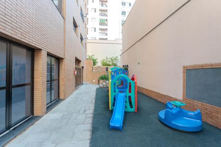 Apartamento à venda com 209m², 5 quartos e 4 vagas Apartamento à venda com 209m², 5 quartos e 4 vagasÁrea comum - Playground
