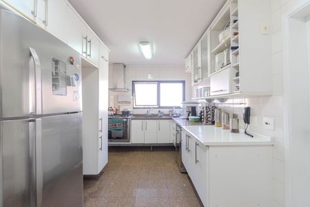 Apartamento à venda com 209m², 5 quartos e 4 vagas Apartamento à venda com 209m², 5 quartos e 4 vagasCozinha