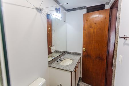 Apartamento para alugar com 55m², 1 quarto e 1 vaga Apartamento para alugar com 55m², 1 quarto e 1 vagaBanheiro da Suíte