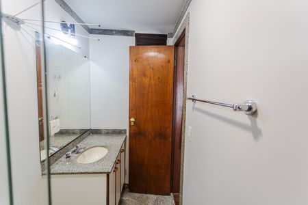 Apartamento para alugar com 55m², 1 quarto e 1 vaga Apartamento para alugar com 55m², 1 quarto e 1 vagaBanheiro da Suíte