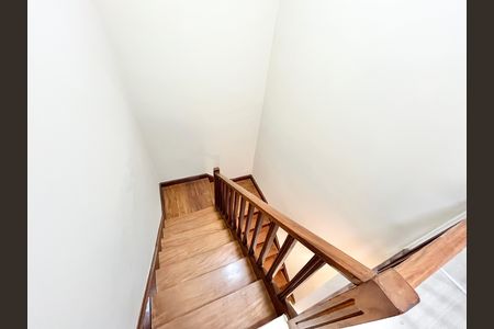 Escada de casa para alugar com 3 quartos, 140m² em Santana, São Paulo