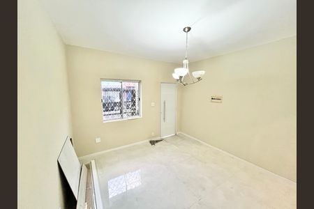 Casa para alugar com 140m², 3 quartos e 1 vaga Casa para alugar com 140m², 3 quartos e 1 vagaSala