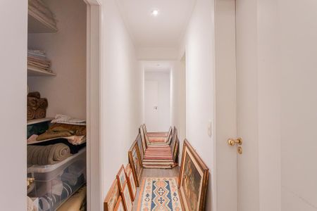 Corredor de apartamento para alugar com 3 quartos, 145m² em Pinheiros, São Paulo
