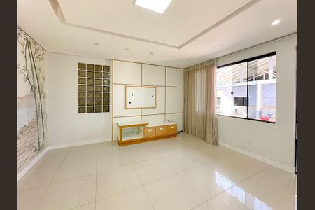 Casa para alugar com 96m², 2 quartos e 1 vagaSala