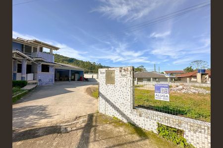 Casa para alugar com 96m², 2 quartos e 1 vagaPlaquinha