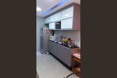 Casa à venda com 3 quartos, 210m² em Jardim das Laranjeiras, São Paulo