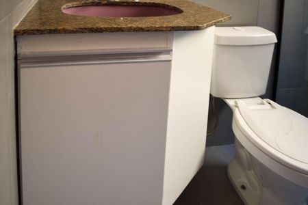 Banheiro de apartamento para alugar com 1 quarto, 30m² em Penha de França, São Paulo