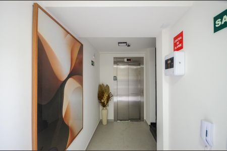 Apartamento à venda com 43m², 2 quartos e 1 vagaHall do elevador
