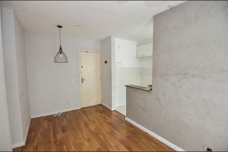 Sala de apartamento para alugar com 2 quartos, 46m² em Imperial de São Cristóvão, Rio de Janeiro