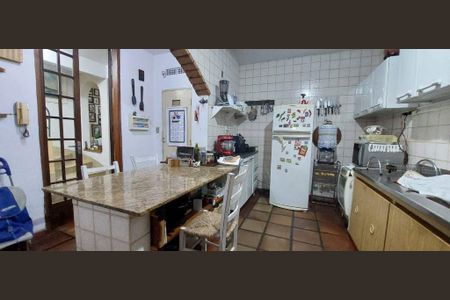 Casa à venda com 3 quartos, 205m² em Chácara Santo Antônio (Zona Sul), São Paulo