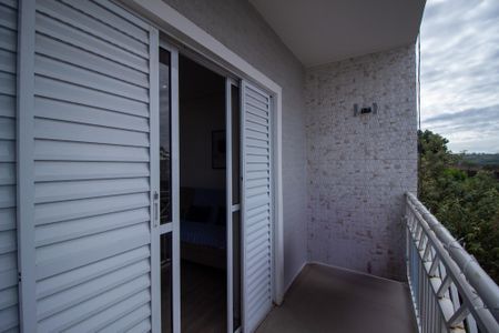 Casa para alugar com 115m², 2 quartos e 1 vaga Casa para alugar com 115m², 2 quartos e 1 vagaVaranda do Quarto