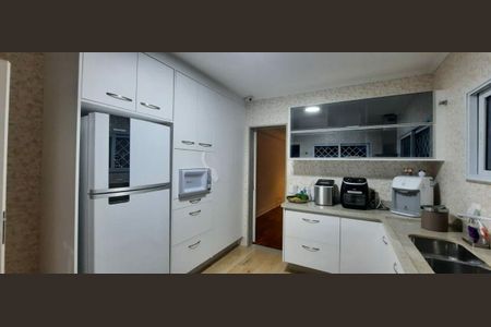 Foto 06 de casa para alugar com 3 quartos, 190m² em Campo Belo, São Paulo