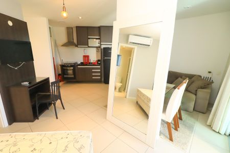 Studio para alugar com 45m², 1 quarto e 1 vaga Studio para alugar com 45m², 1 quarto e 1 vagaStudio
