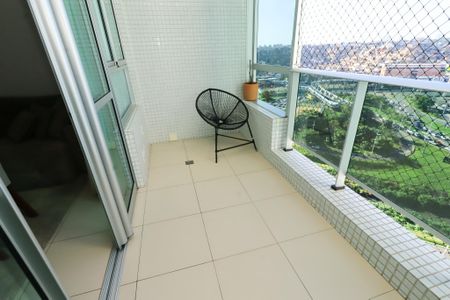 Varanda de kitnet/studio para alugar com 1 quarto, 45m² em Caminho das Árvores, Salvador