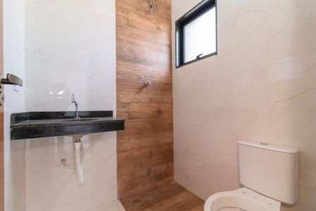 Casa à venda com 120m², 2 quartos e 2 vagas Casa à venda com 120m², 2 quartos e 2 vagasBanheiro da Suíte 2