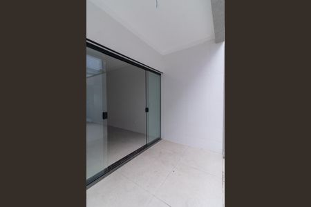 Casa à venda com 120m², 2 quartos e 2 vagas Casa à venda com 120m², 2 quartos e 2 vagasÁrea de Serviço