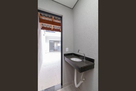Casa à venda com 120m², 2 quartos e 2 vagas Casa à venda com 120m², 2 quartos e 2 vagasLavabo