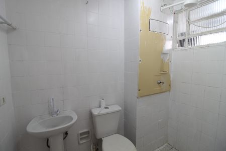Banheiro de apartamento à venda com 2 quartos, 47m² em Parque Ipe, São Paulo