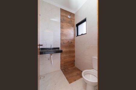 Casa à venda com 120m², 2 quartos e 2 vagas Casa à venda com 120m², 2 quartos e 2 vagasBanheiro da Suíte 2