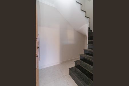 Escada de casa à venda com 2 quartos, 120m² em Jardim Maringa, São Paulo