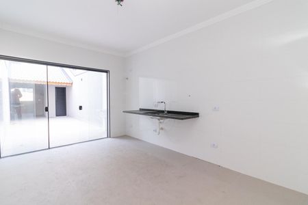 Casa à venda com 120m², 2 quartos e 2 vagas Casa à venda com 120m², 2 quartos e 2 vagasCozinha