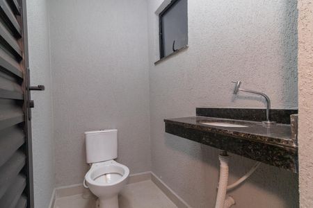 Casa à venda com 120m², 2 quartos e 2 vagas Casa à venda com 120m², 2 quartos e 2 vagasLavabo