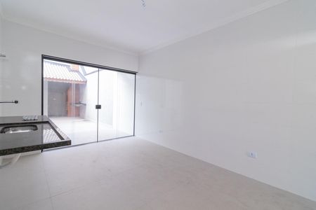Casa à venda com 120m², 2 quartos e 2 vagas Casa à venda com 120m², 2 quartos e 2 vagasCozinha