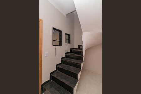 Escada de casa à venda com 2 quartos, 120m² em Vila Matilde, São Paulo