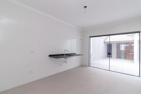 Casa à venda com 120m², 2 quartos e 2 vagas Casa à venda com 120m², 2 quartos e 2 vagasCozinha