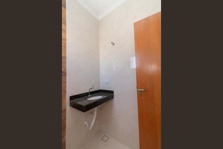Casa à venda com 120m², 2 quartos e 2 vagas Casa à venda com 120m², 2 quartos e 2 vagasBanheiro da Suíte 2