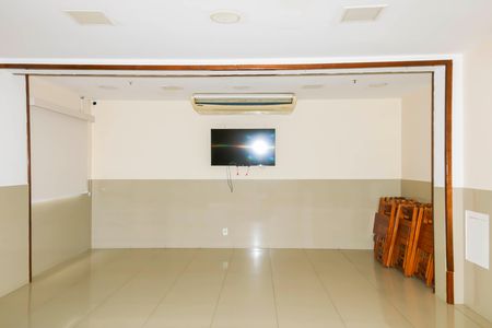 Apartamento à venda com 60m², 3 quartos e 1 vaga Apartamento à venda com 60m², 3 quartos e 1 vagaÁrea comum - Salão de festas