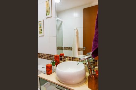 Apartamento à venda com 60m², 3 quartos e 1 vaga Apartamento à venda com 60m², 3 quartos e 1 vagaBanheiro Social