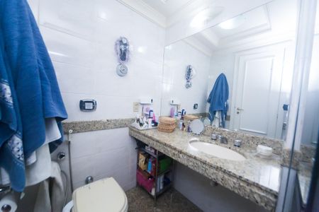 Banheiro suite  de apartamento à venda com 3 quartos, 129m² em Funcionários, Belo Horizonte