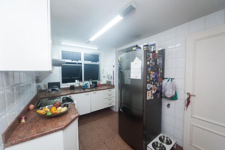 Apartamento à venda com 129m², 4 quartos e 2 vagas Apartamento à venda com 129m², 4 quartos e 2 vagasCozinha