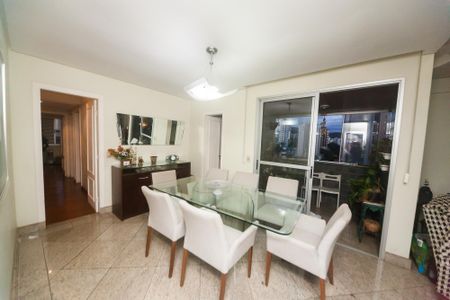 Apartamento à venda com 129m², 4 quartos e 2 vagas Apartamento à venda com 129m², 4 quartos e 2 vagasSala de Jantar