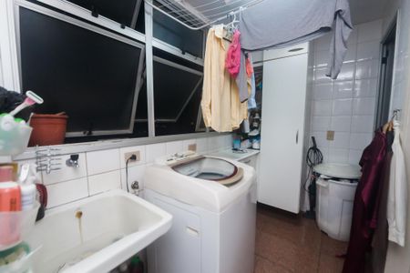 Apartamento à venda com 129m², 4 quartos e 2 vagas Apartamento à venda com 129m², 4 quartos e 2 vagasÁrea de Serviço