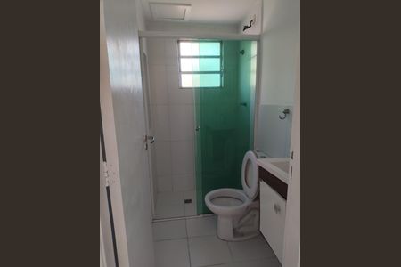 Banheiro de apartamento para alugar com 2 quartos, 50m² em Água Chata, Guarulhos