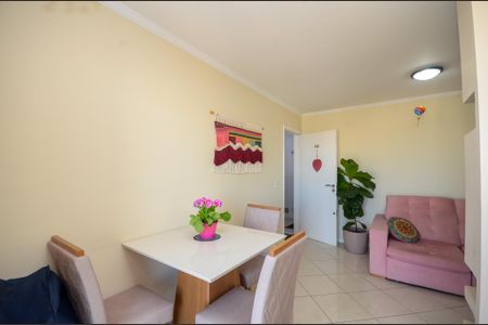Sala de apartamento à venda com 2 quartos, 52m² em Parque Maria Domitila, São Paulo