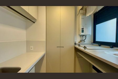 Área de Serviço de apartamento para alugar com 2 quartos, 105m² em Pinheiros, São Paulo