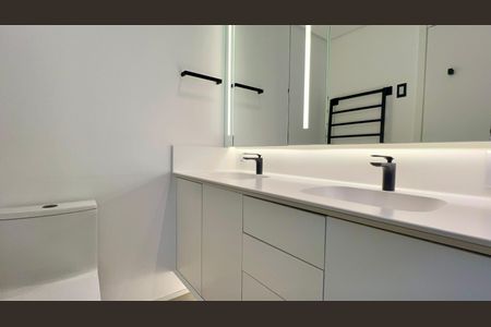 Banheiro da suíte 2 de apartamento para alugar com 2 quartos, 105m² em Pinheiros, São Paulo