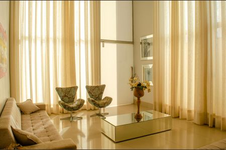 Casa à venda com 208m², 4 quartos e 4 vagasSala