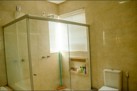 Casa à venda com 208m², 4 quartos e 4 vagasBanheiro da Suíte 2